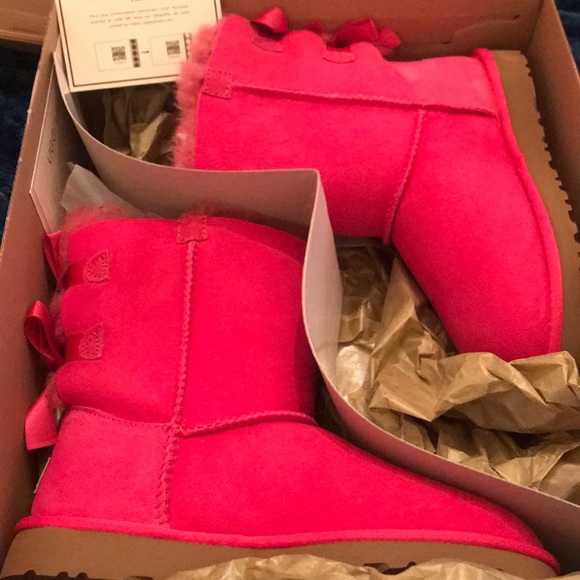 Pink Uggs - Picture 5 of 7